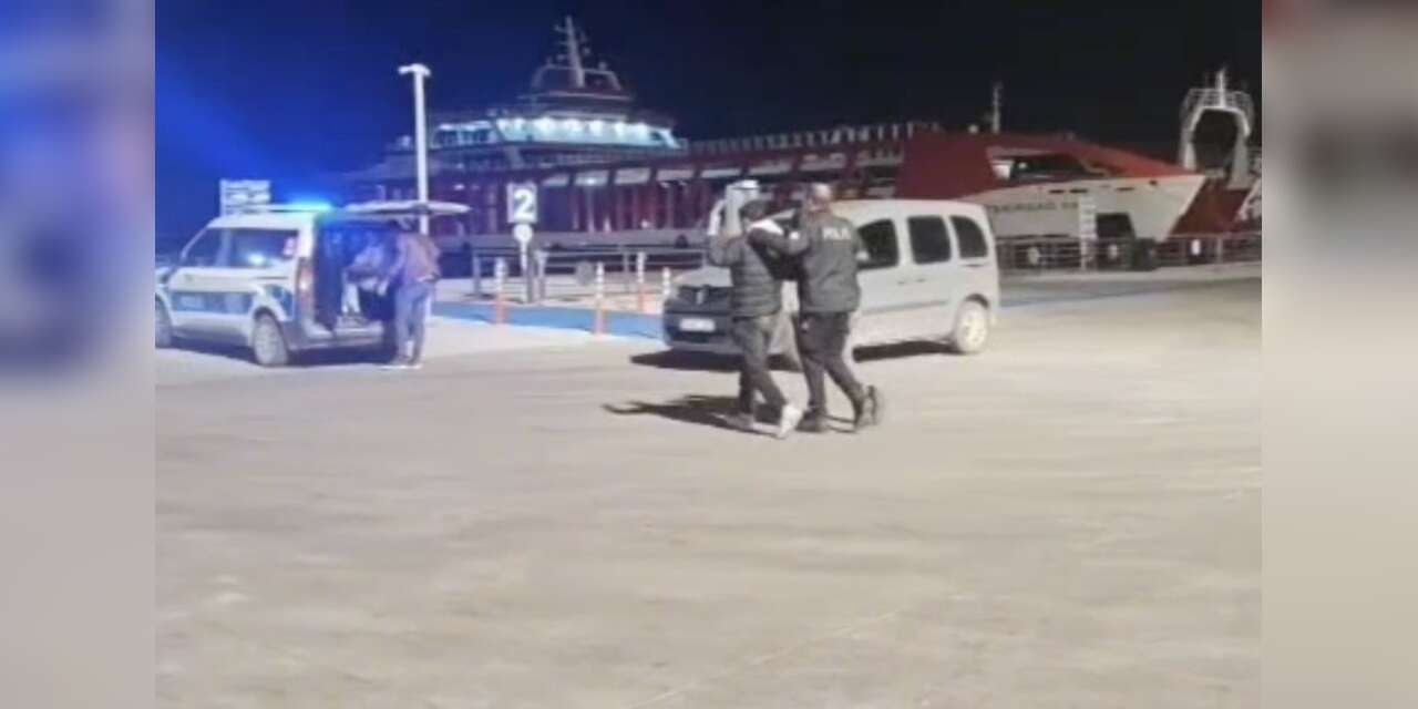 TIR dorsesine gizlenerek yurt dışına kaçmaya çalışan 5 kaçak göçmen yakalandı