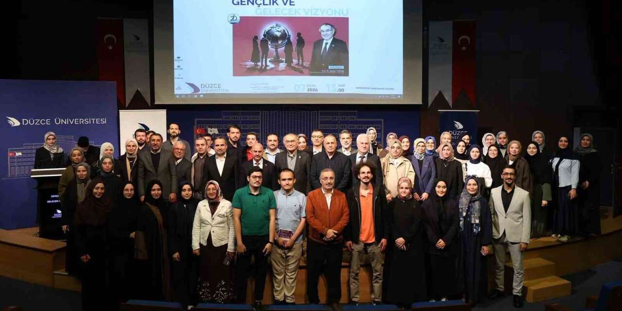 Nevzat Tarhan "Gençler geleceğe hazırlanırken sürü psikolojisinden çıkmalı"