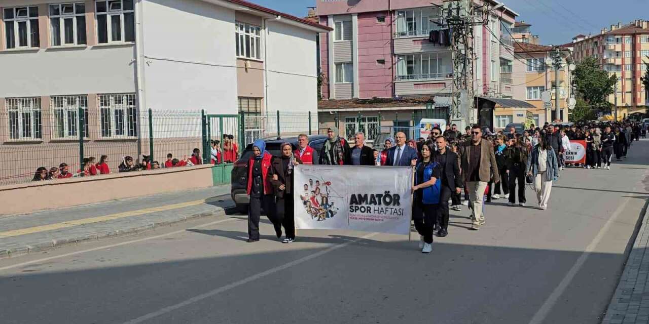 Vezirköprü’de Amatör Spor Haftası Gençlik Korteji