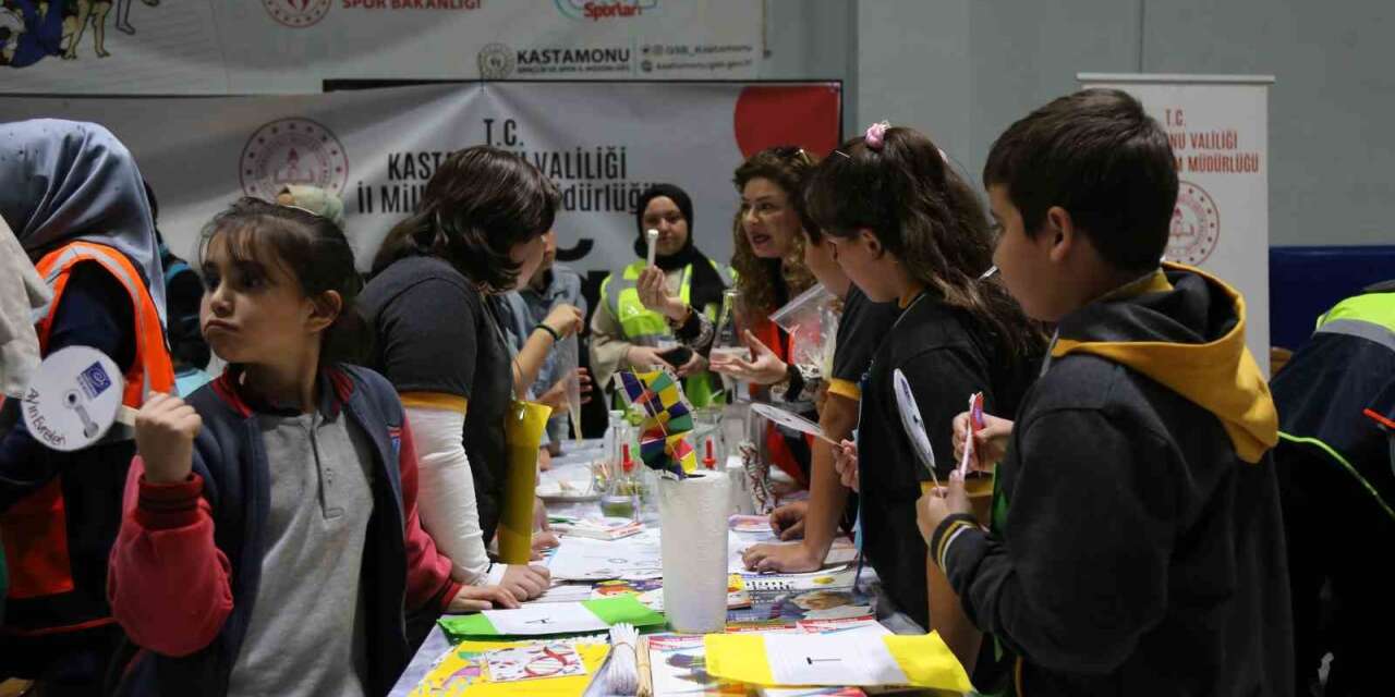 Kastamonu’da binlerce öğrenci şenlikte bilim ve teknolojiyle buluştu