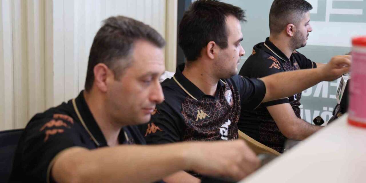 Kırşehir FK sevgisi iş yerine taşındı