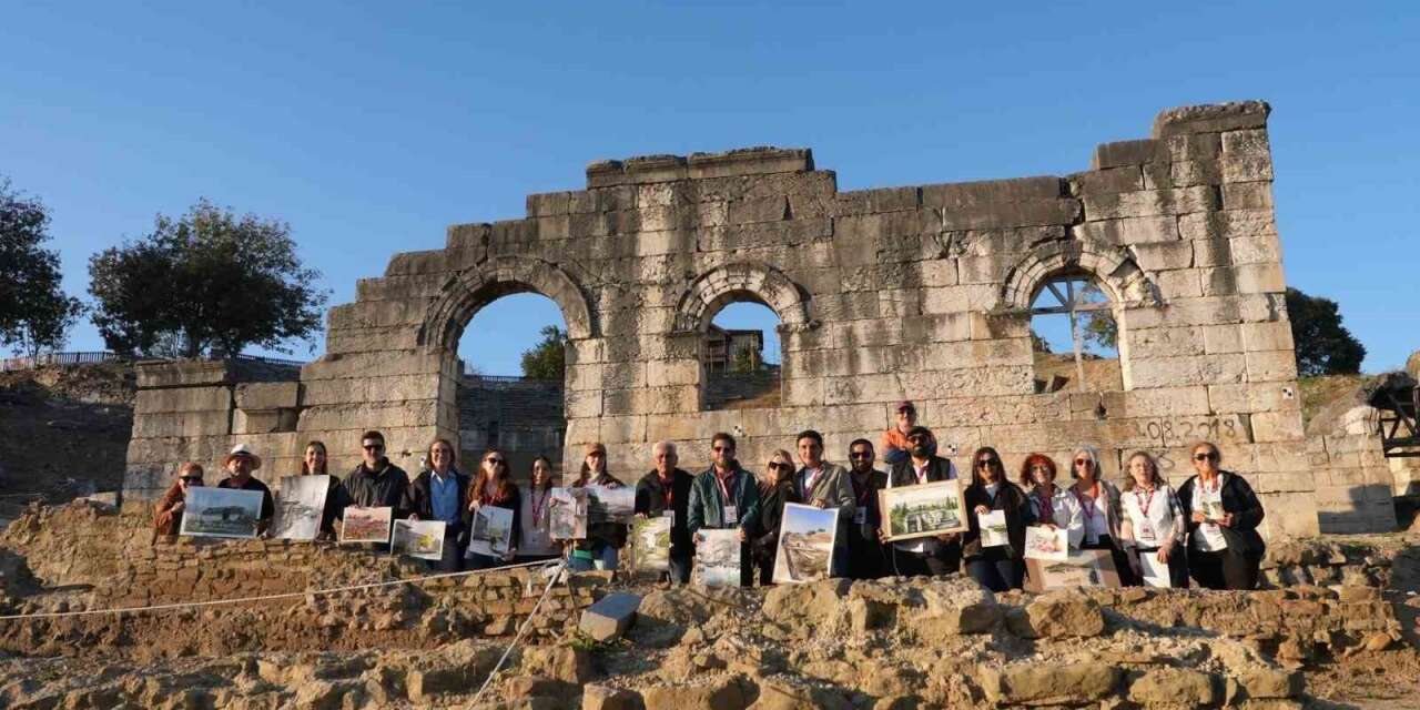 Ulusal ve uluslararası ressamlar Konuralp’i tuvallerine taşıdı
