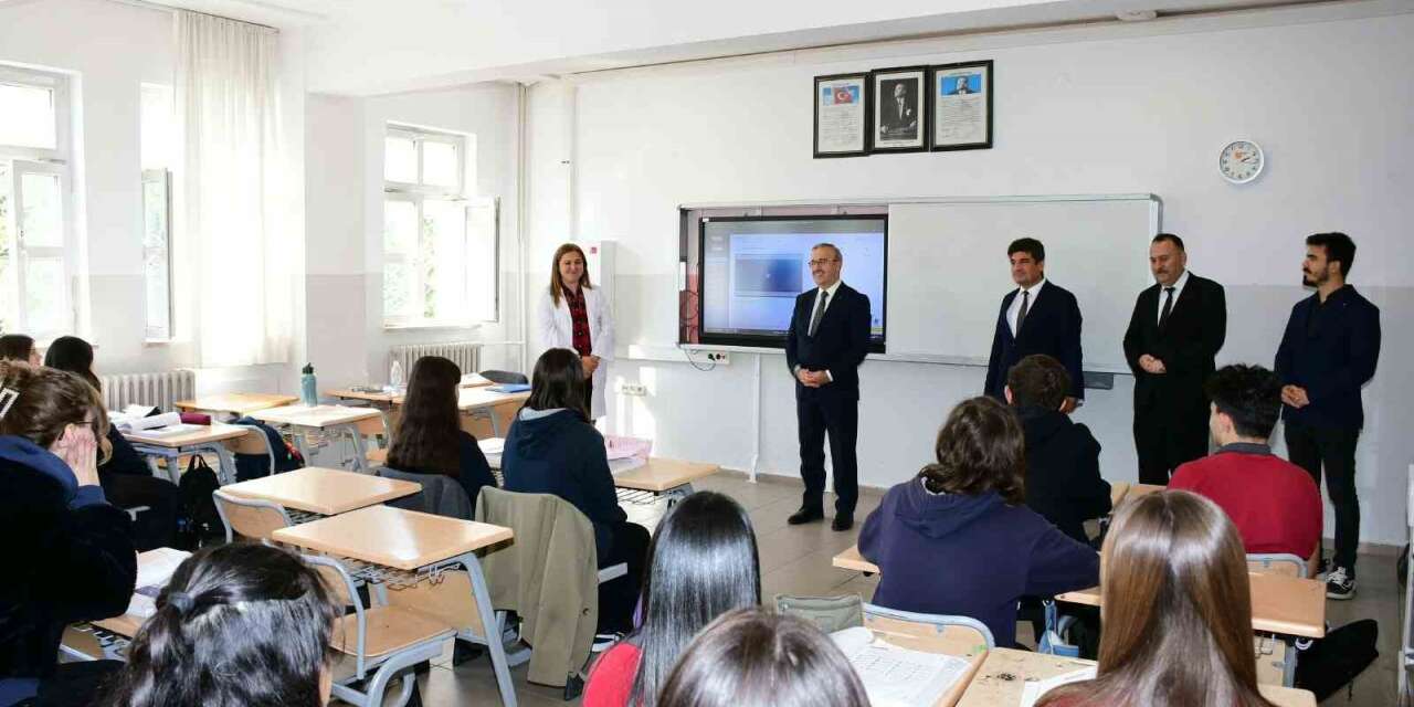 İl Milli Eğitim Müdürü Aydın, öğretmen ve öğrencilerle bir araya geldi