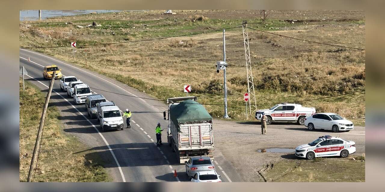 Muş-Ağrı kara yolunda trafik denetimi