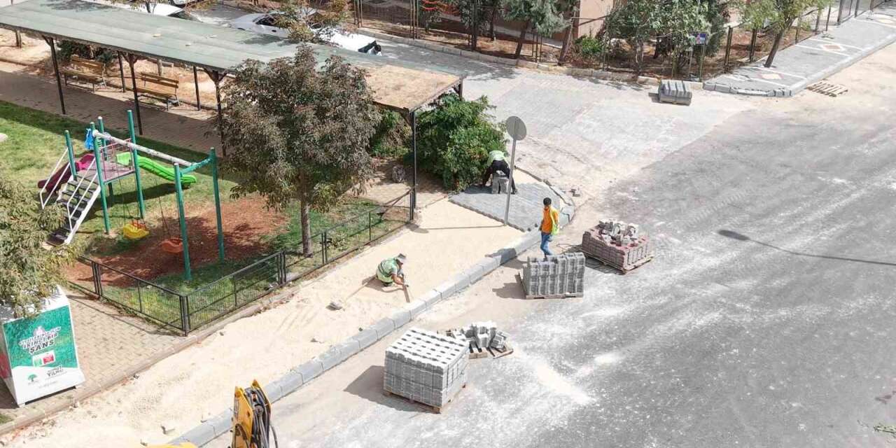 Şehitkamil’de kaldırımlar yenileniyor