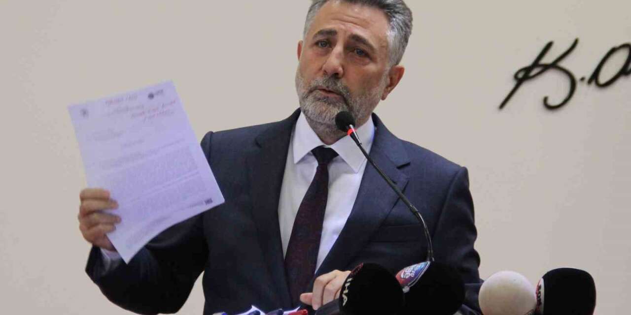 Bayraklı Belediyesi operasyonunda karar: Eski Başkan Sandal ve oğlu dahil 15 kişi tutuklandı