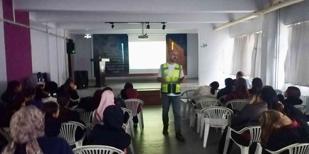 Meslek lisesi öğrencilerine iş sağlığı ve güvenliği eğitimi