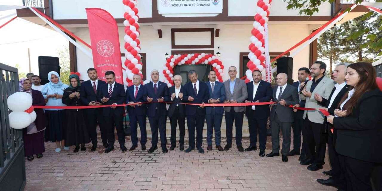 Hayati İnanç, Dilovası’nda kütüphane açılışına katıldı
