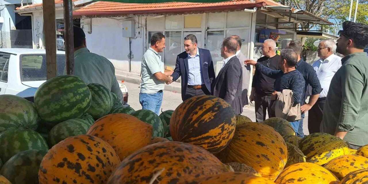 AK Partili vekil Selendi’de esnafın nabzını tuttu