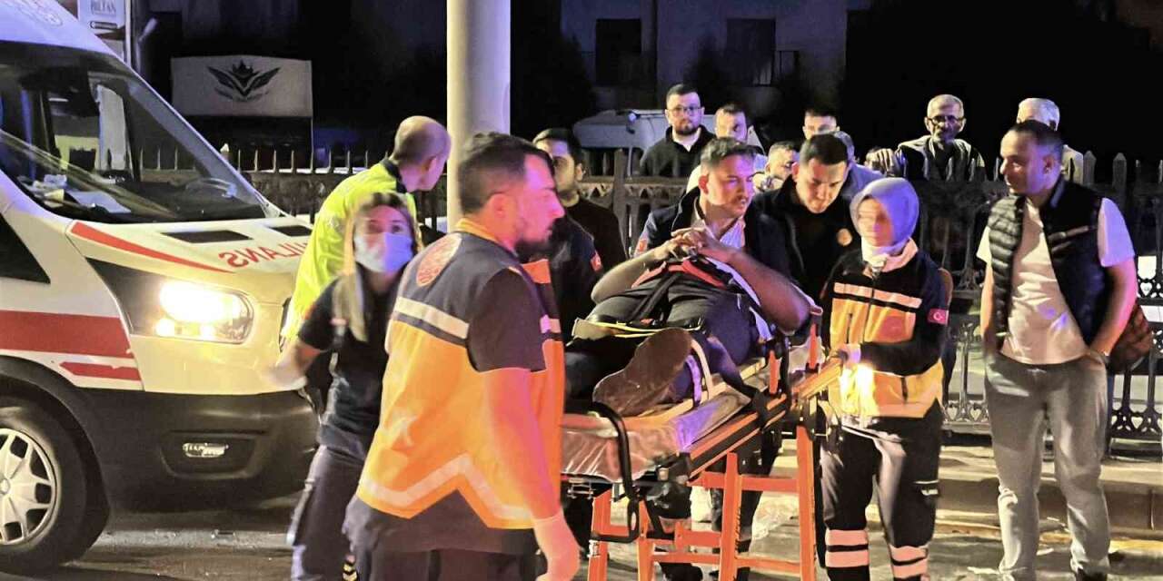 Gece saatlerinde 3 araçlık zincirleme kaza: 4 yaralı