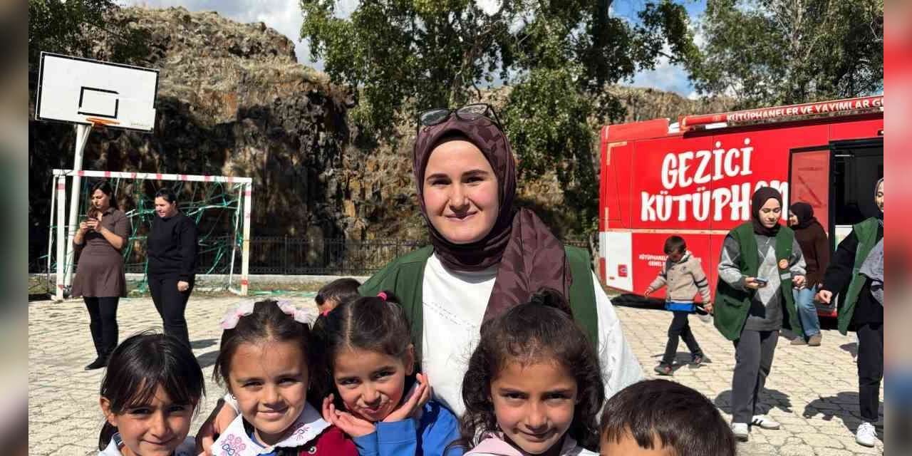 Yeşilay’dan Çerme Köyü’ndeki çocuklara anlamlı ziyaret
