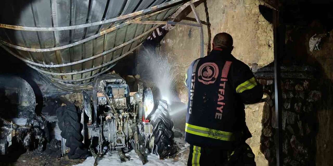 Çivril’de alevler iki tarım aracını kullanılamaz hale getirdi