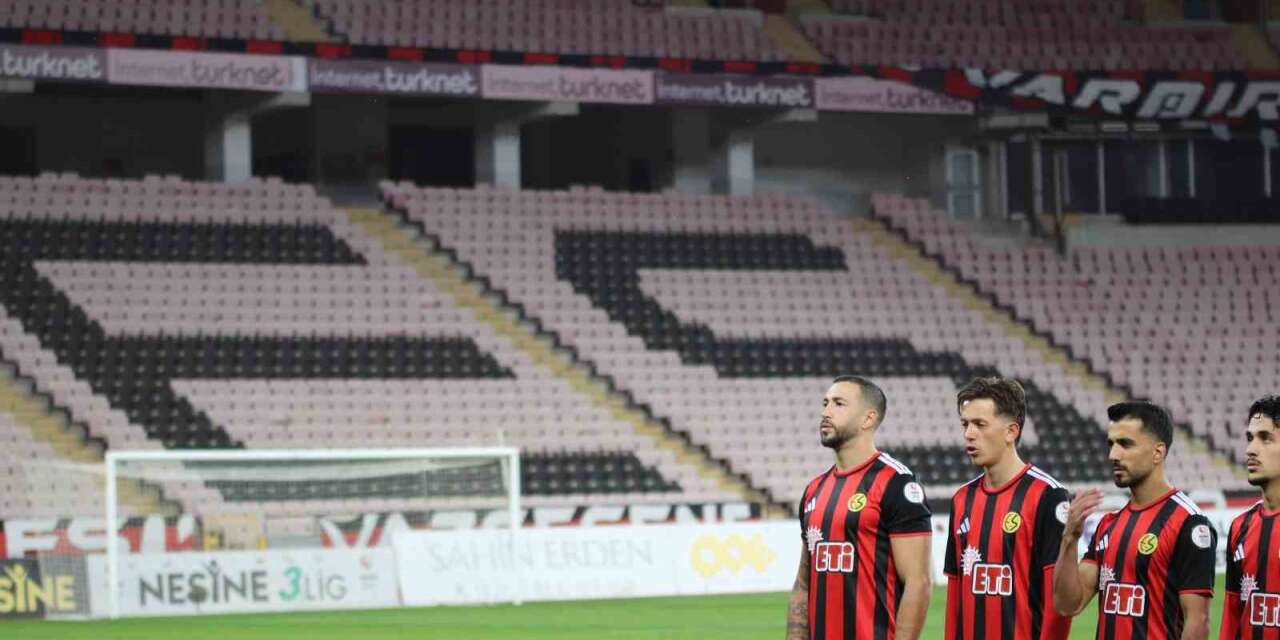 Eskişehirspor’un maçında tribünler sessiz kaldı