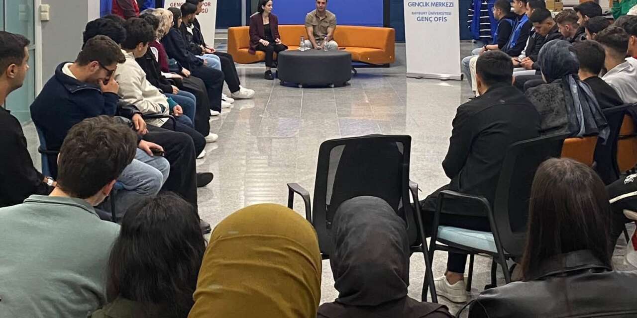 Milli boksör Şipal gençlerle buluştu