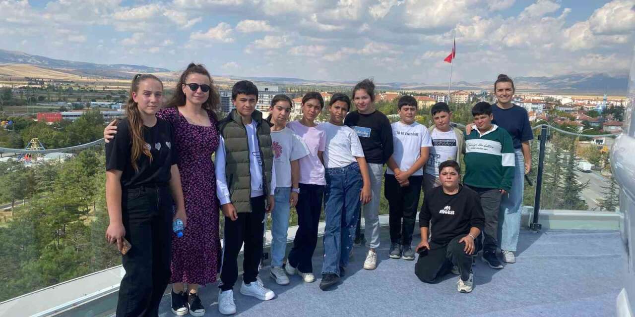 Öğrenciler burada farklı bir Dünya’ya yolculuk yapıyor