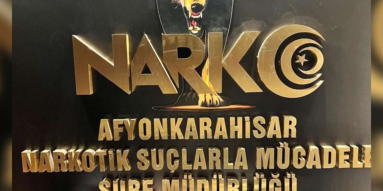 Polis durdurduğu araçta uyuşturucu hap ele geçirdi