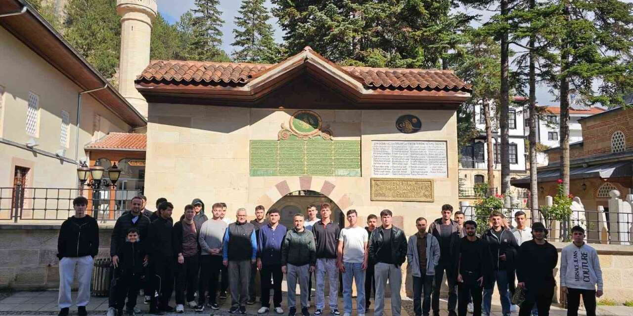 Sıla Erkek Yurdu’nda kalan öğrencilere şehir gezisi
