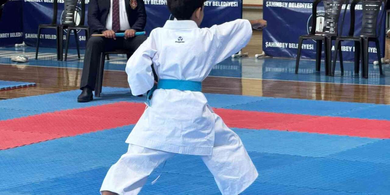 Şahinbey’de 600 karateci madalya için tatamiye çıktı