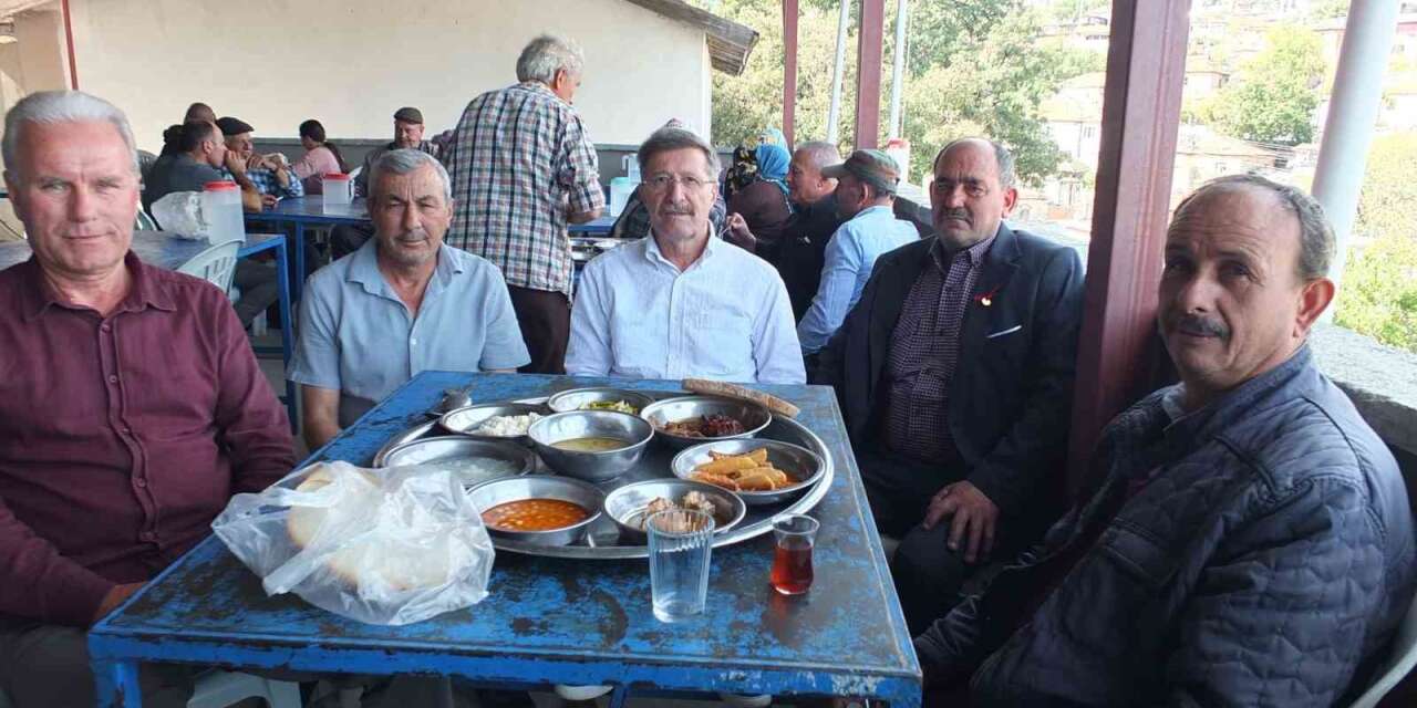 Burhaniye’de düğün yemeği kültürü devam ediyor