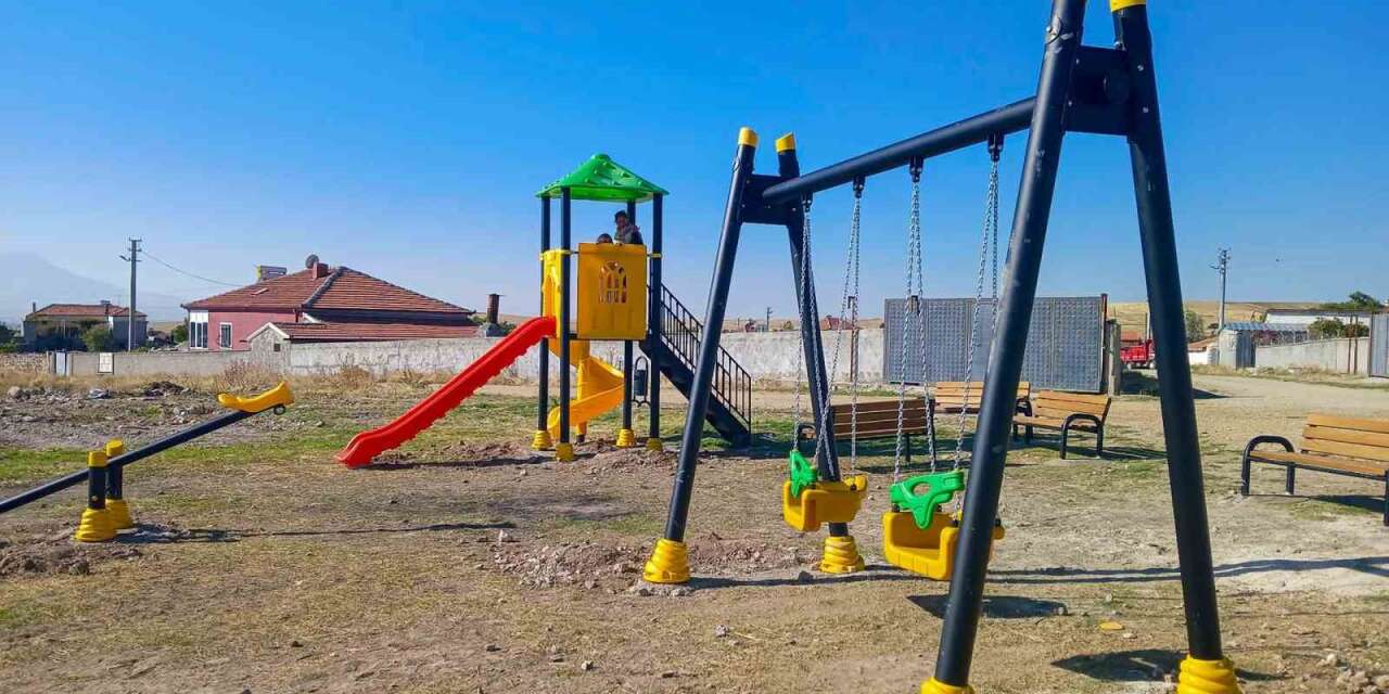 Aksaray’da 13 köye oyun grubu ve sosyal donatı malzemesi
