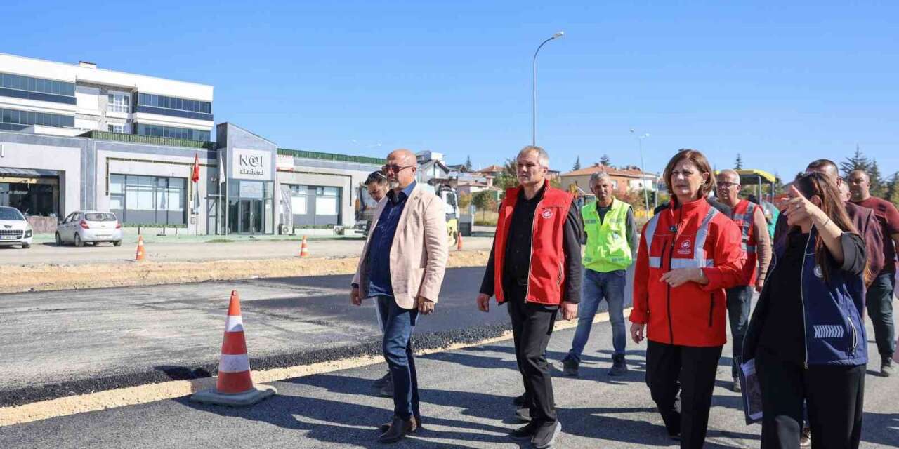 Başkan Ünlüce, 100. Yıl Bulvarı’ndaki çalışmaları yerinde inceledi