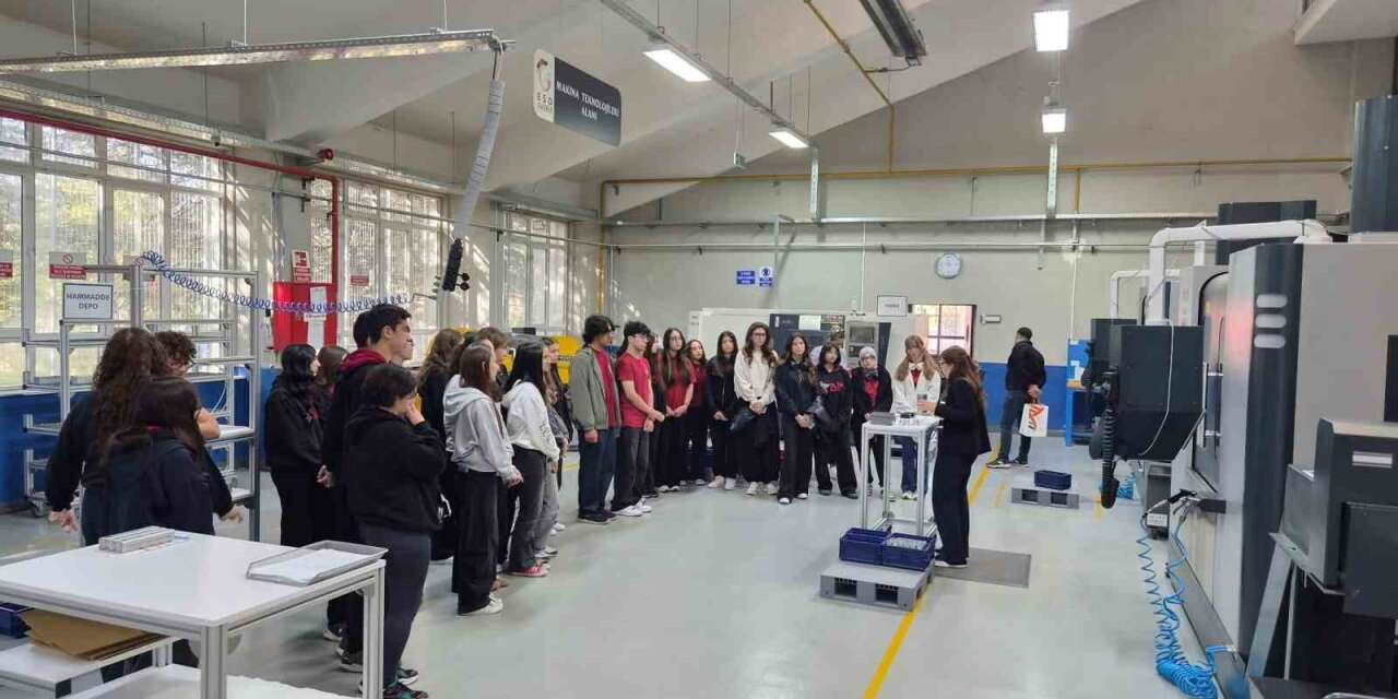 Eskişehir Model Fabrika, İstanbul’dan gelen lise öğrencilerini ağırladı