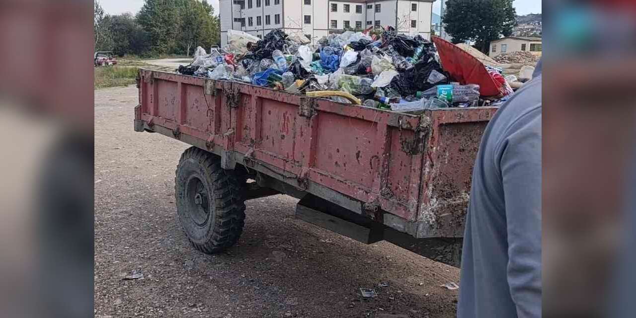 Sakarya Nehri kıyısından 1 günde 1 römork atık toplandı