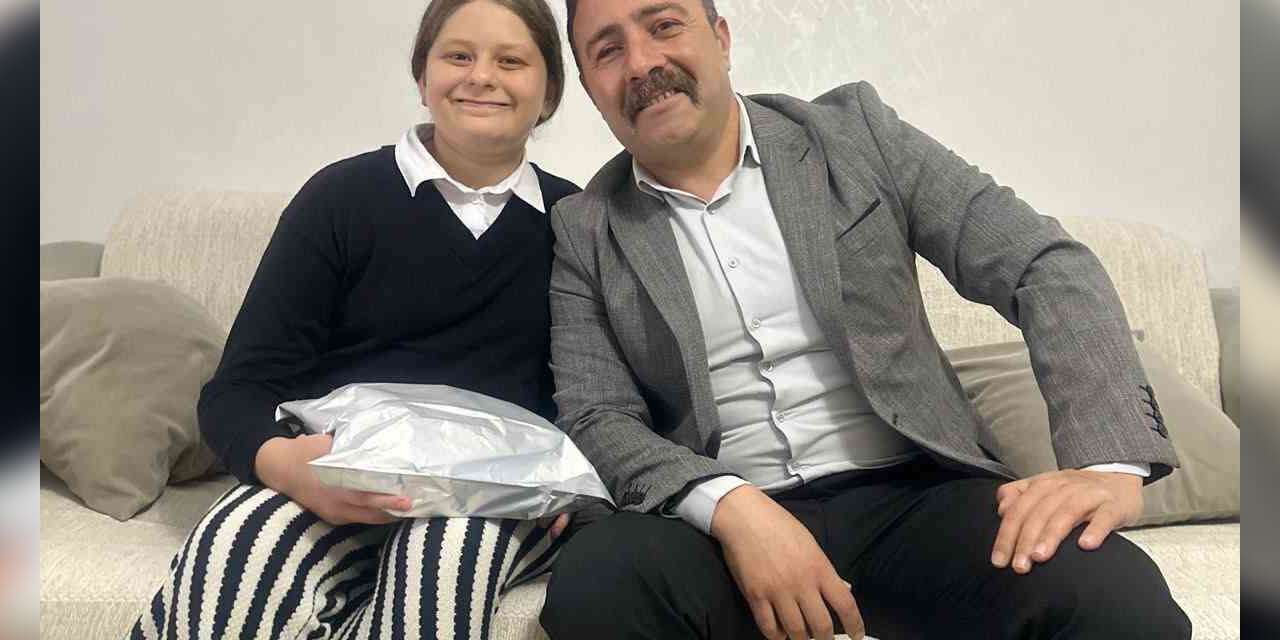 Şehit kızlarına Dünya Kız Çocukları Günü’nde anlamlı jest