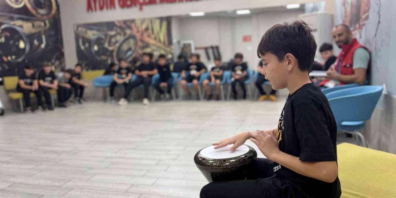 Öğrenciler, Aydın Gençlik Merkezi’ni yakından tanıdı