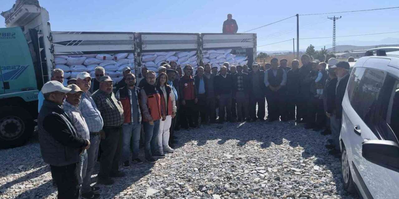 Üreticilere hibe destekli buğday tohumu dağıtıldı
