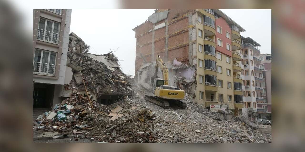 Malatya merkezli 7 ilde yıkım operasyonu: 14 tutuklama