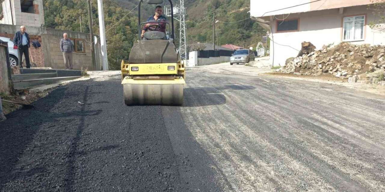Çilimli’de asfalt yama çalışması sürüyor