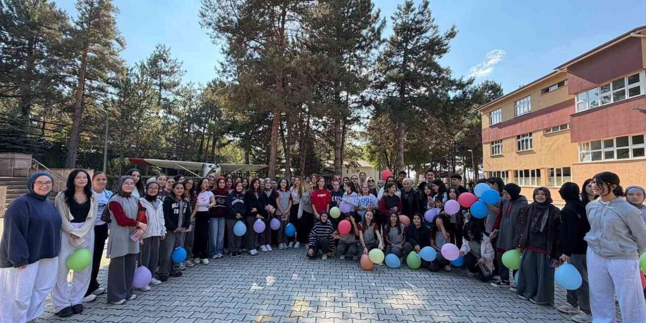Hitit Üniversitesinden "11 Ekim Dünya Kız Çocukları Günü" etkinliği