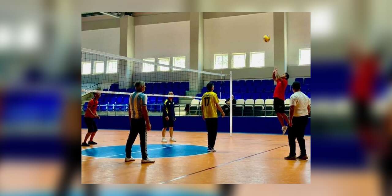 Bilecik’te kurumlar voleybol maçında buluştu