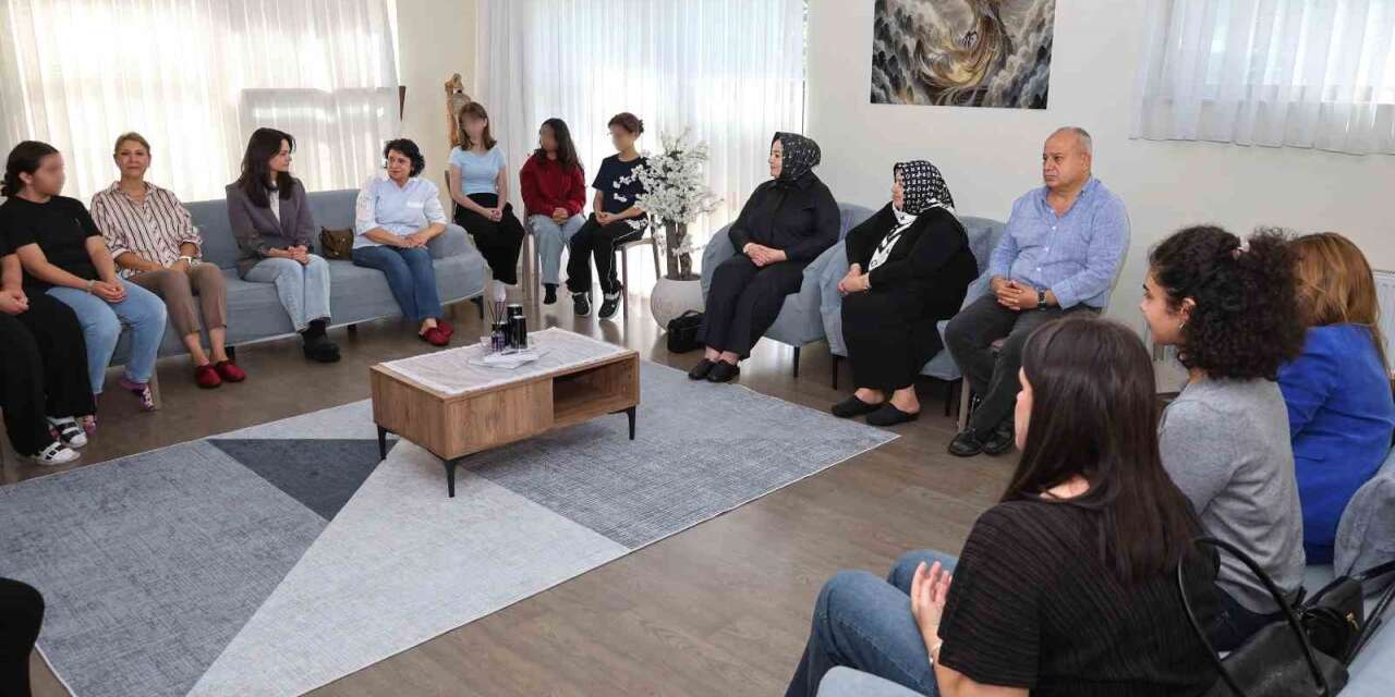 Kız çocukları gelecek hayallerini kadın sanayicilerle paylaştı