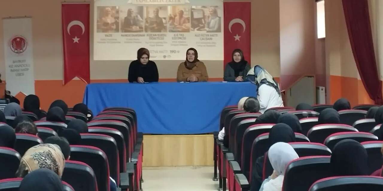 İmam Hatip Lisesinde öğrenci ve velilere yönelik programlar düzenlendi