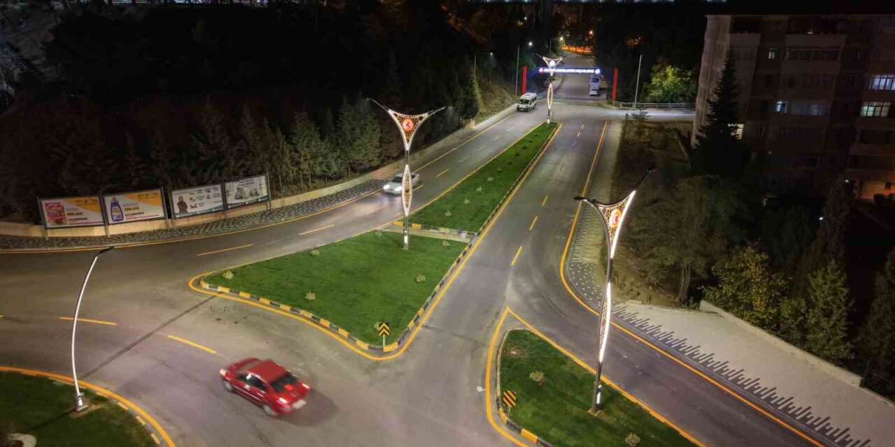 Karabük Belediyesi caddeleri yeniliyor