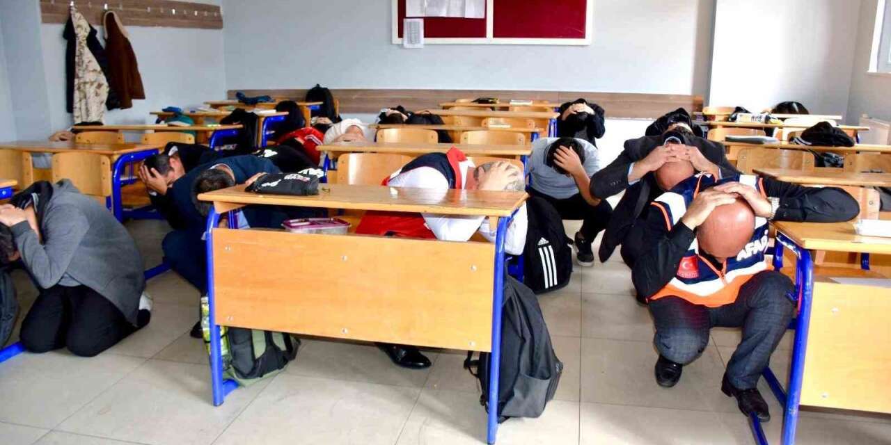 Batman’da okullarda eş zamanlı tahliye tatbikatı
