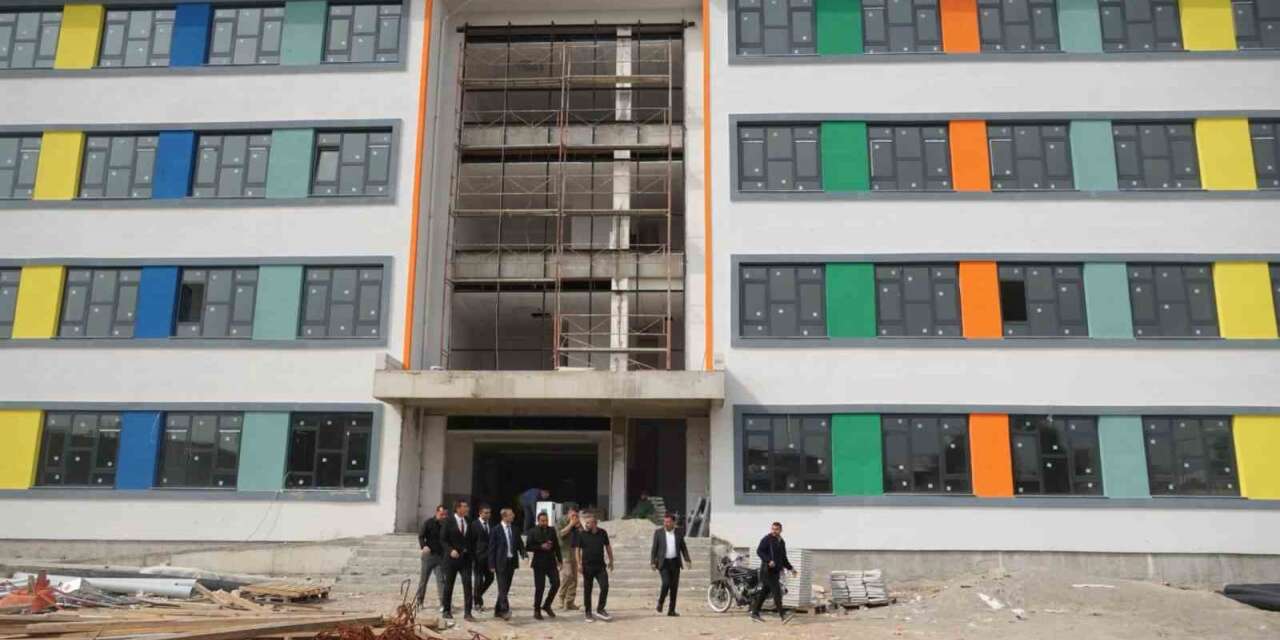 Cizre Kaymakamı Baycar eğitim yatırımlarını inceledi