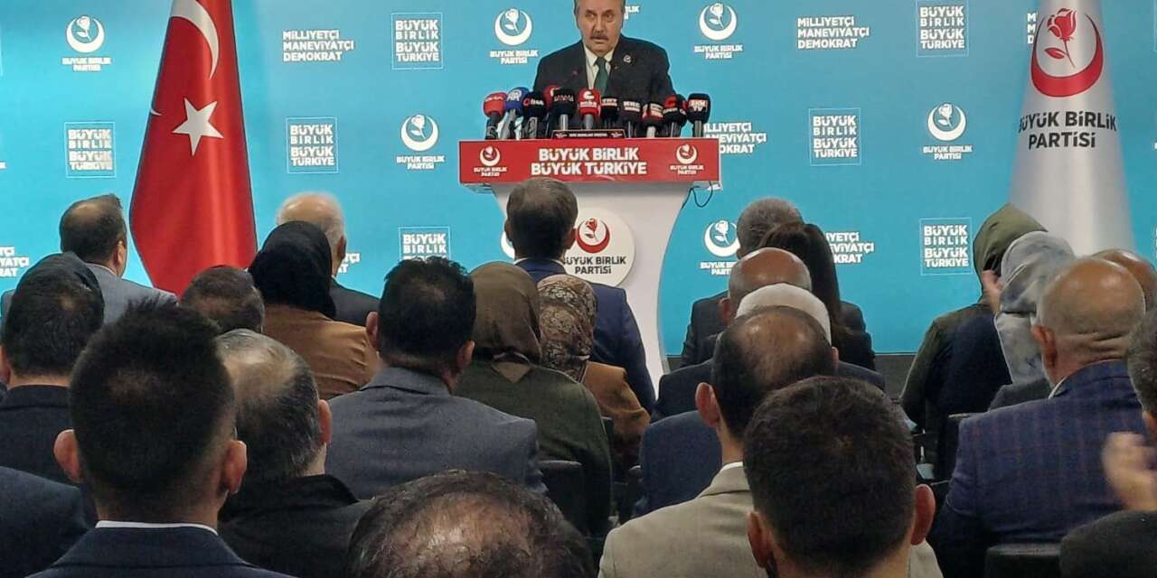 BBP Genel Başkanı Destici, "(PKK’nın kampları boşaltması) Şartsız, pazarlıksız, müzakeresiz silah bırakacak ve kendini feshedecek, bunun başka yolu yok"