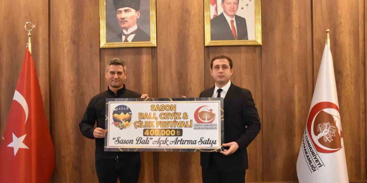 Sason’da rekor fiyata satılan 1 kilogram balın bedeli üreticilere teslim edildi