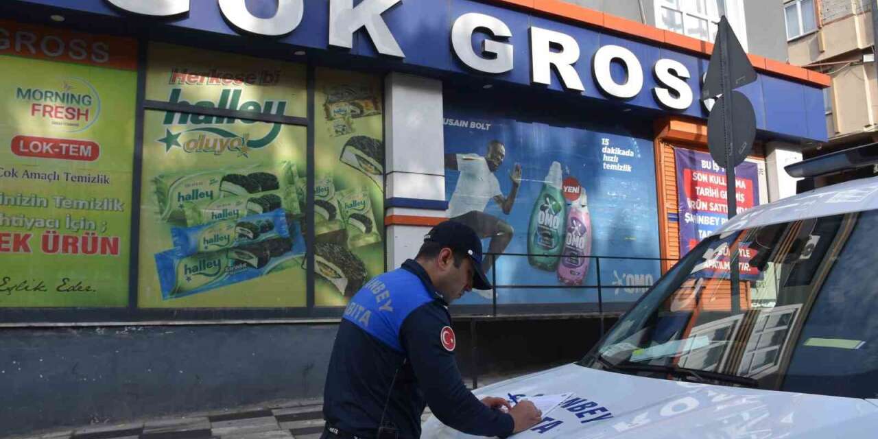 Son kullanma tarihi geçmiş ürün satan 2 market kapatıldı