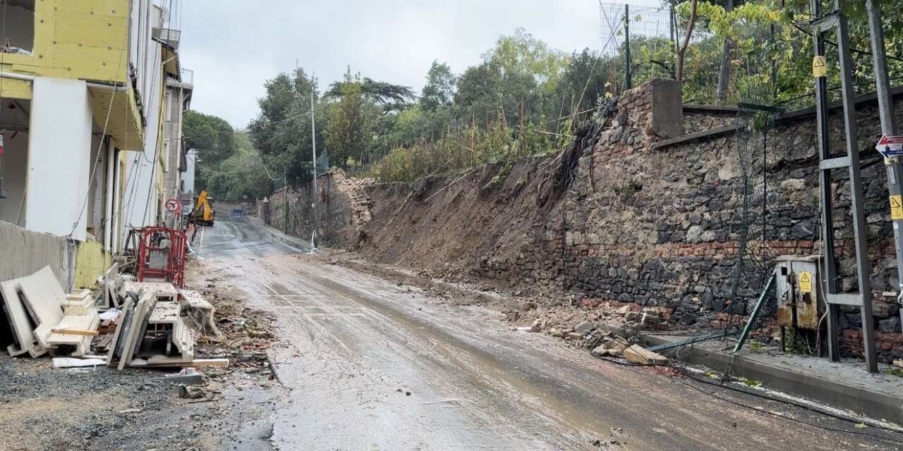 Beşiktaş’ta Naile Sultan Korusu’nun duvarı çöktü