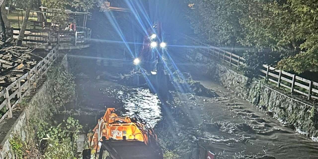 Akçakoca’da dere yatakları sel riskine karşı temizlendi