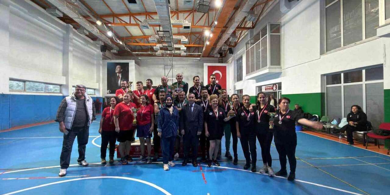 Kamu spor oyunlarında masa tenisi heyecanı