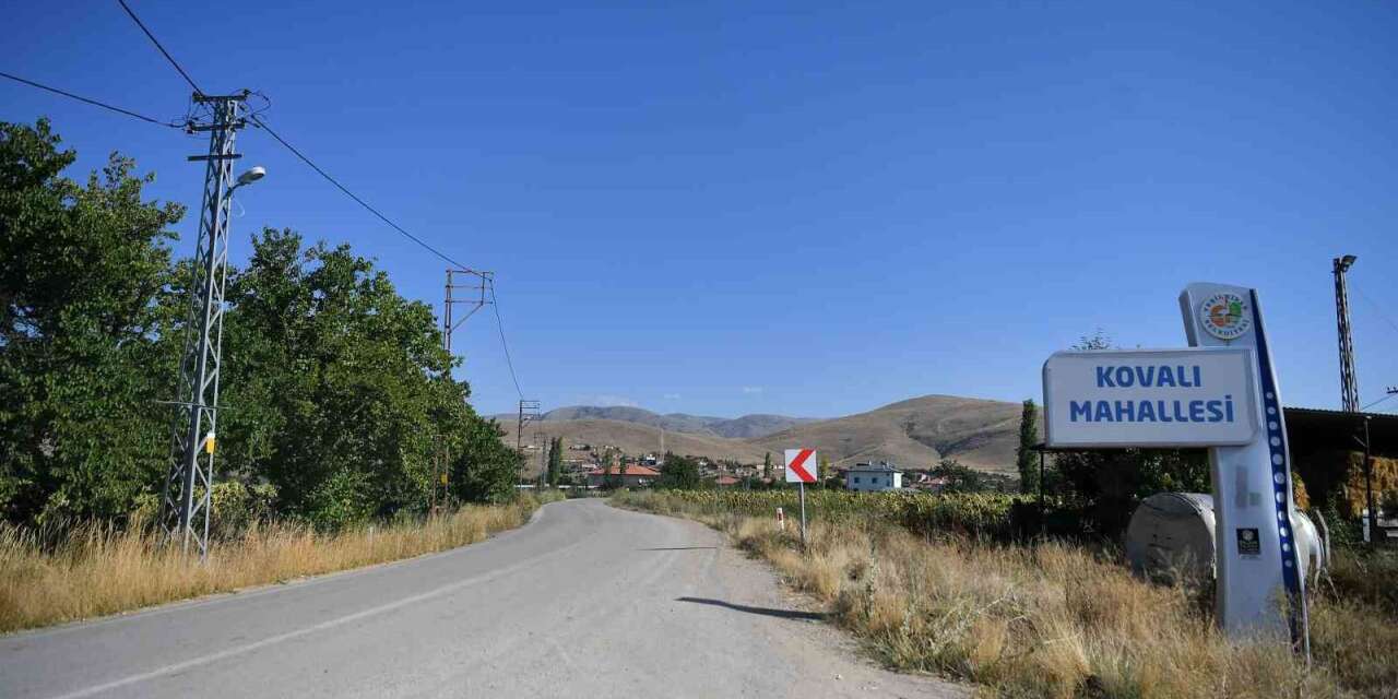 Kayseri Büyükşehir’den kış öncesi kırsal yollarda güvenlik mesaisi