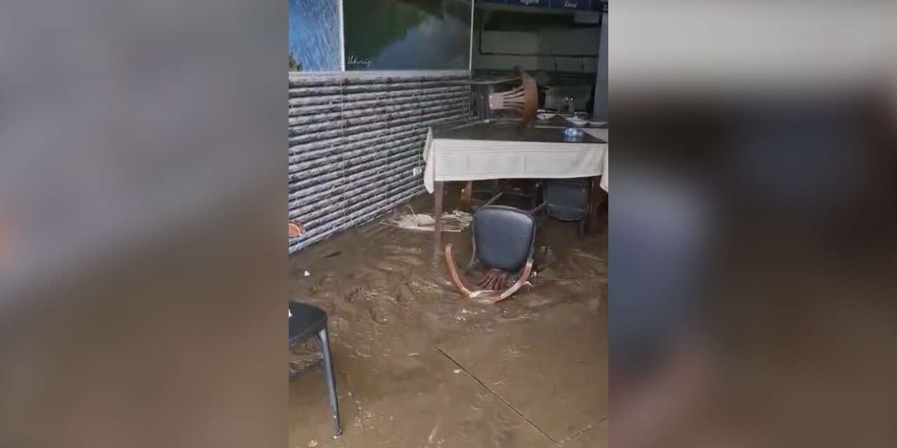 Ayazağa’da bir balıkçıyı su bastı: Dükkanda maddi hasar oluştu