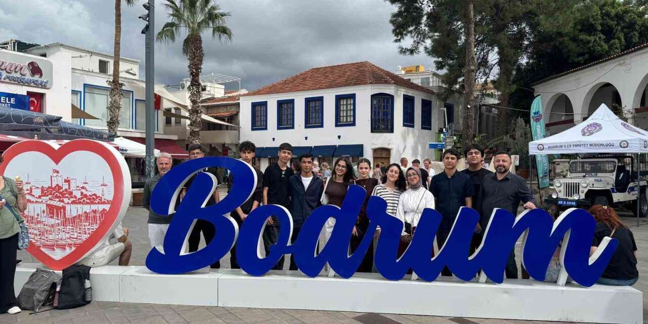 AK Parti Batman Milletvekili Nasıroğlu 10 öğrenciyi Bodrum’a tatile gönderdi