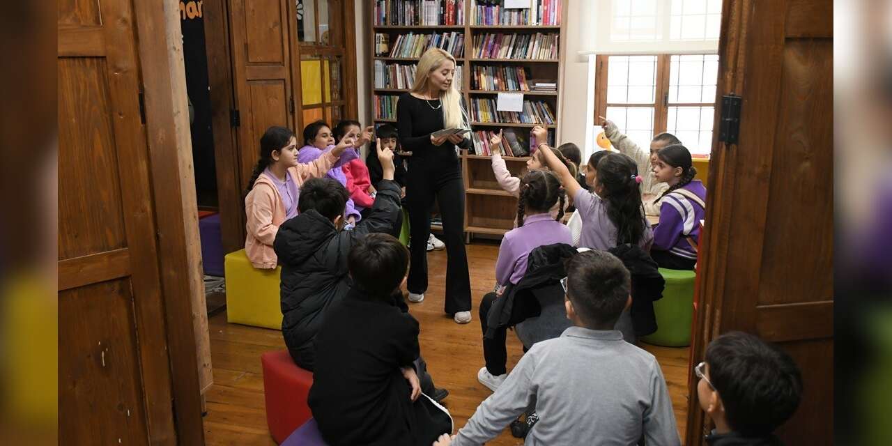 Söke’den gelen minik öğrenciler ilk kez kütüphane heyecanı yaşadı