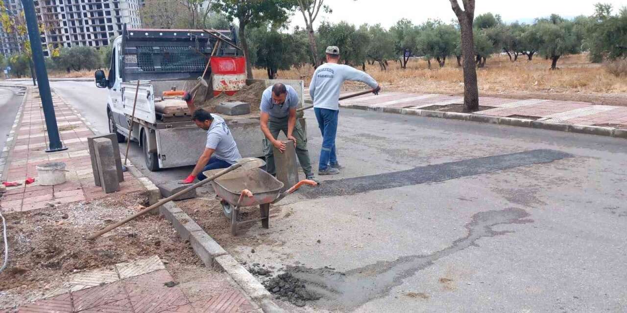 Altyapı çalışmaları sonrası tahrip olan yol ve kaldırımlar yenileniyor